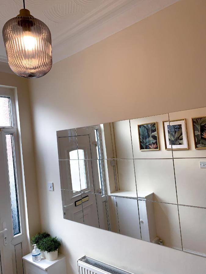 Large House Near Anfield & Liverpool Town Екстериор снимка